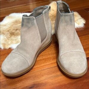 Sorel Women's Beige Suede Ankle Booties